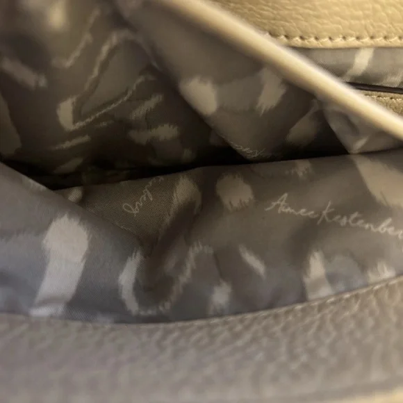 Aimee Kestenberg Cream Leather Shoulder Bag‎ - Picture 4 of 5